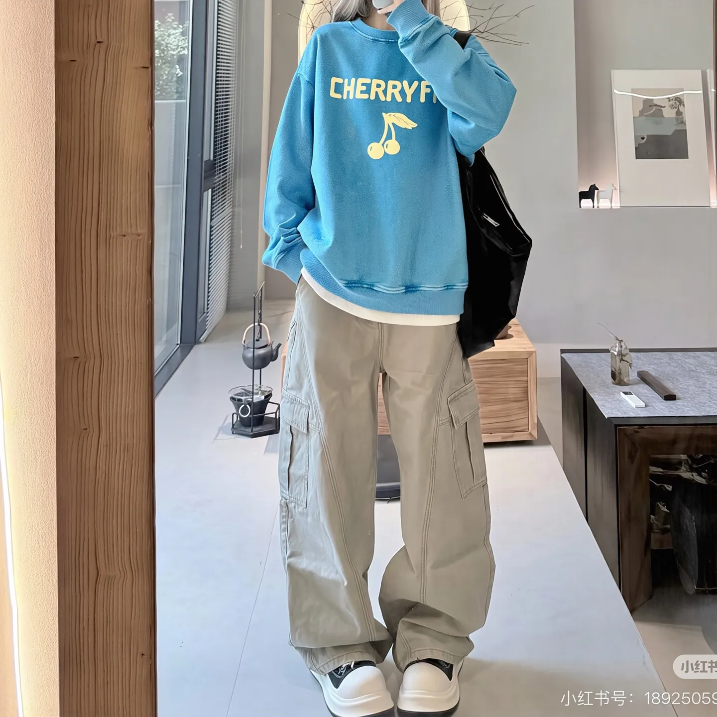 "𝙉𝙚𝙬⚜️Valentino" 2026* Autumn and Winter New Arrival long-sleeved sweatshirt for men and women Same Style 100% cotton 360g distressed fried snowflakes, foam print Size: S M L XL XXL Color: Pink Rock Gray Gray Light Blue